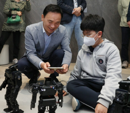 강남구, 미래교육센터 1주년 기념 페스티벌 & 과학 명사 특강 개최