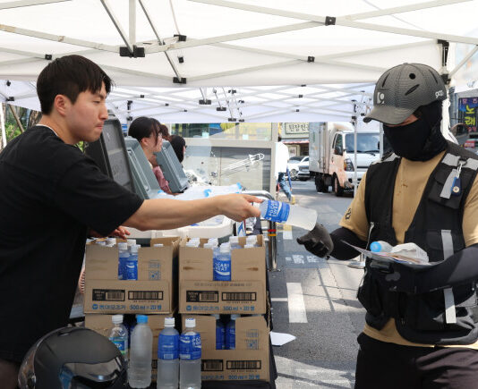 강남구, ‘폭염 속 쉼표’ 전한다…이동노동자 위한 여름 나눔 캠페인
